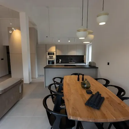 Jaro Apartment Stomorska
